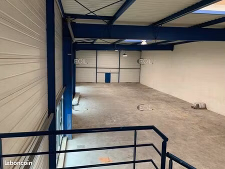 local d'activité 1 145 m²