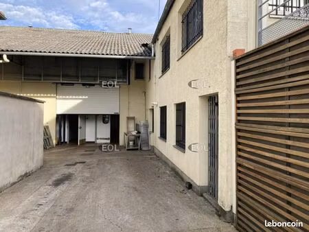 local d'activité 562 m²