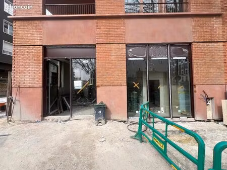 local commercial 58 m²