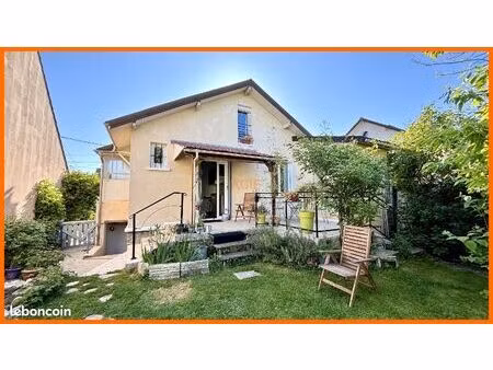pavillon 4 pièces 73 m²