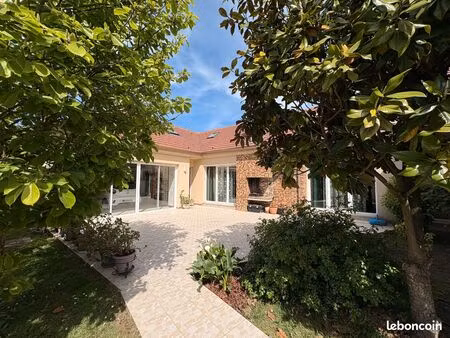 2 maisons indépendantes – 286 m² – aucun travaux – terrain 900 m²