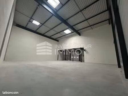 local bureaux  logistique 385 m²