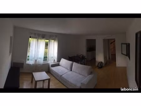 ? appartement meublé – cergy préfecture – 950 cc