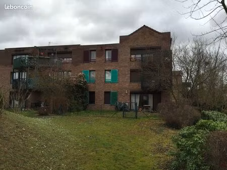 grand studio 40 m² meublé à cergy préfecture