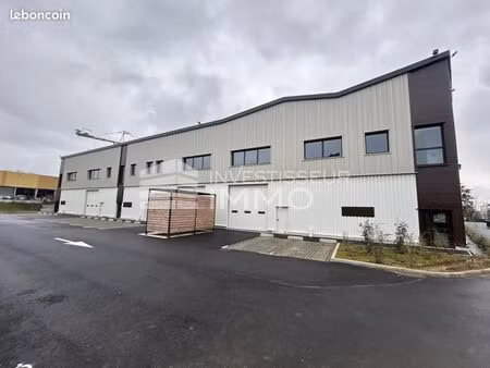 local bureaux  logistique 483 m²