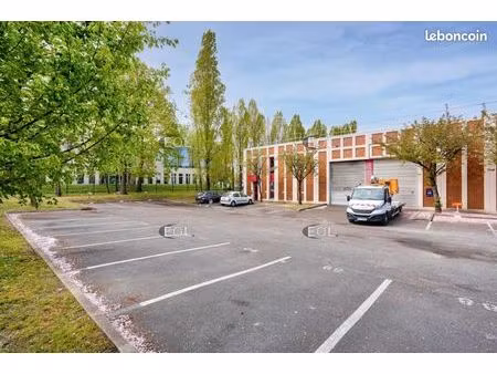 local d'activité 1 460 m²