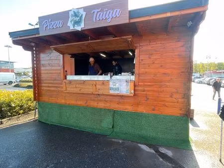 chalet à pizza entièrement équipé