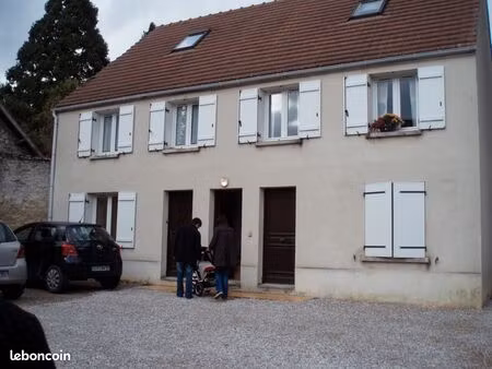 villeron f2 en duplex  derrière roissy  village a la campagne calme