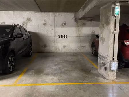 place de parking en sous sol - secteur mairie