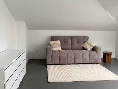 studio entièrement équipé