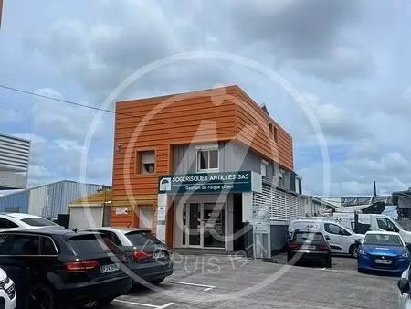 local commercial 21 m² baie-mahault