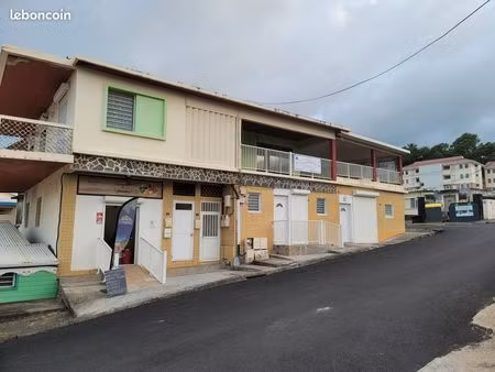local commercial-quartier rue paille à sainte-marie