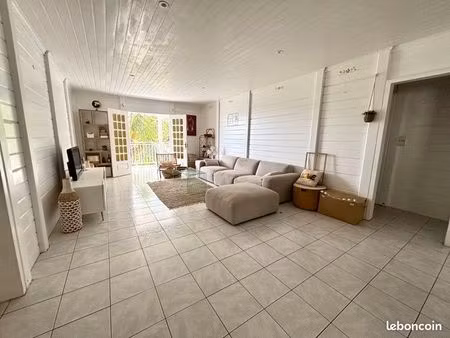 agreable t3 meublé fort de france