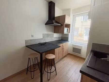 location appartement 2 pièces meublé aux landes-genusson (85130) : à louer 2 pièces meublé