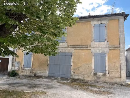 maison st genis d hiersac