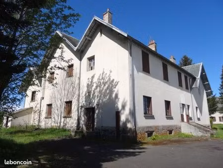 immeuble 600 m² marcenat