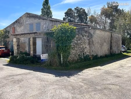 bâtiment 1 pièce 43 m²
