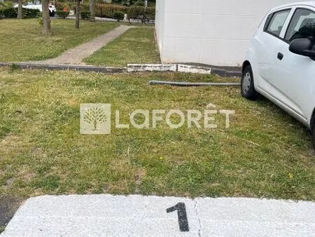 parking/box 12 m² la rochelle