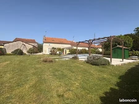 maison 7 pièces 197 m²