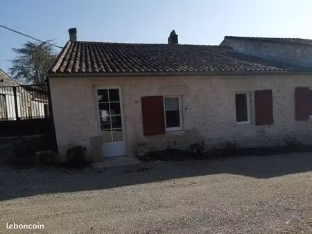loue maison 3kms de saintes