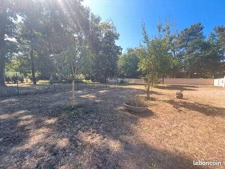 terrain 323 m² les mathes