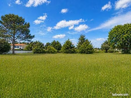 terrain 500 m² corme royal