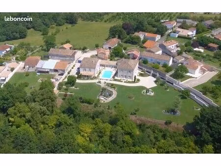 propriété 10 pièces 455 m²