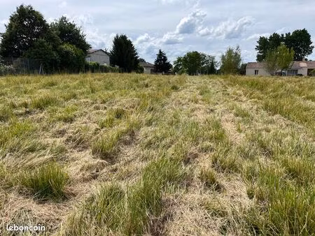 terrain 2 303 m² le fouilloux