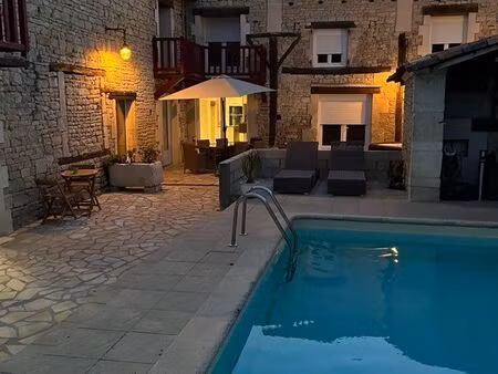 maison charentaise à vendre au cœur des vignes