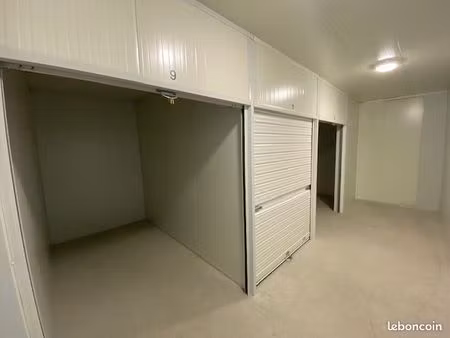 box de stockage et garde meubles