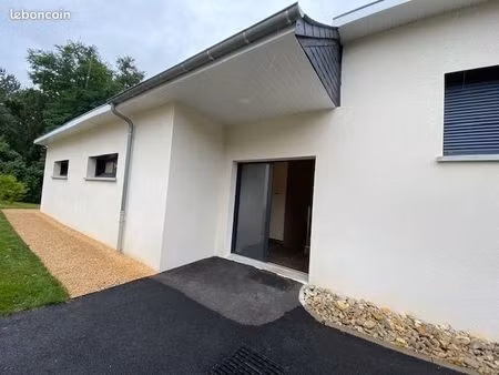 maison neuve quartier residentiel