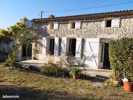 maison charentaise au calme