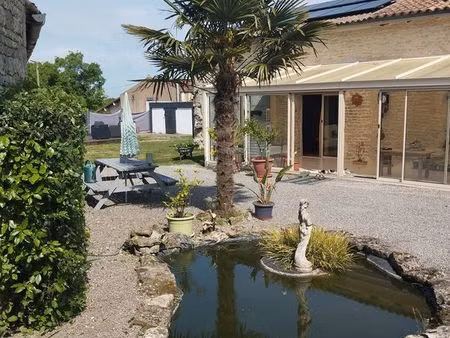 maison charentaise avec piscine