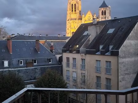 t2 de standing avec balcon - hyper centre historique