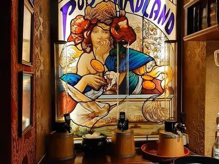 bail tous commerces exploite comme pub à vendre  centre bourges