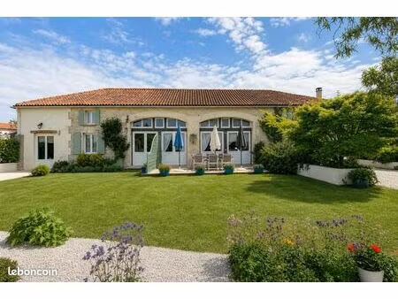 maison 7 pièces 201 m²
