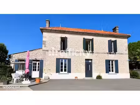 maison 6 pièces 196 m²