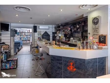 immeuble 200 m² saintes