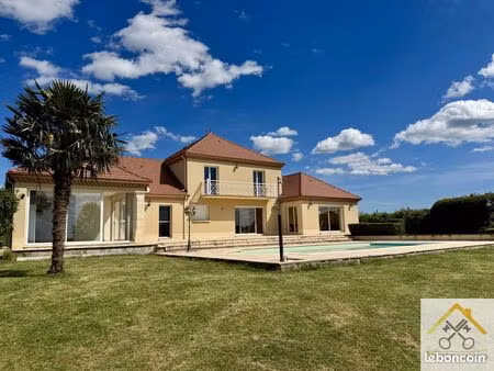 propriété 6 pièces 257 m²