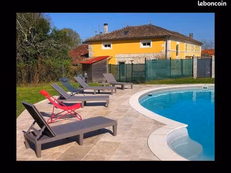 belle demeure charentaise avec piscine