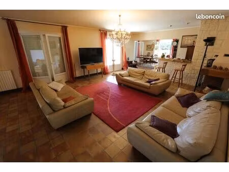 grande maison avec 2000 m2 de terrain proximité plage