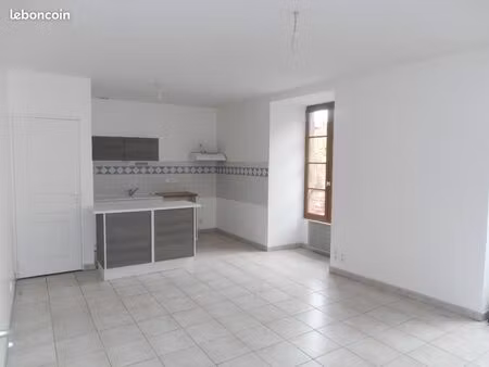 triplex f4 dans le centre de meyssac