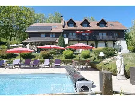 ferme du xixe rénovée au coeur d'un parc paysager avec piscine et vue dégagée