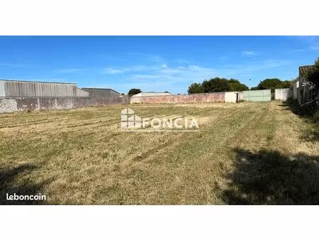 terrain avec permis de construire acceptee de 235 m2