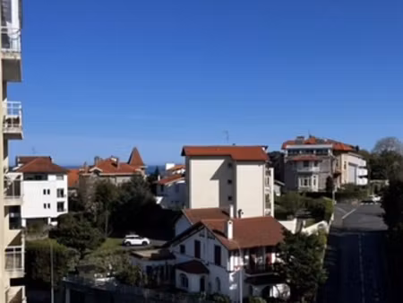 biarritz : t3 vue dégagée avec cellier  plages et centre-vil