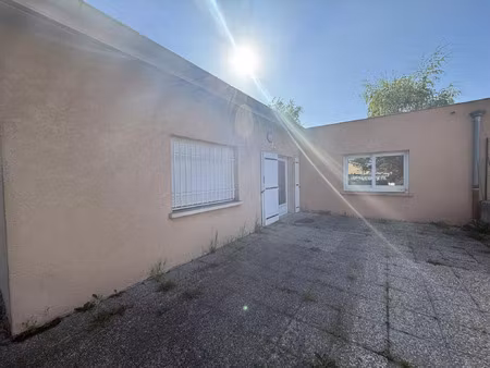 location commerce 2 pièces 48 m² à vernaison (69390)