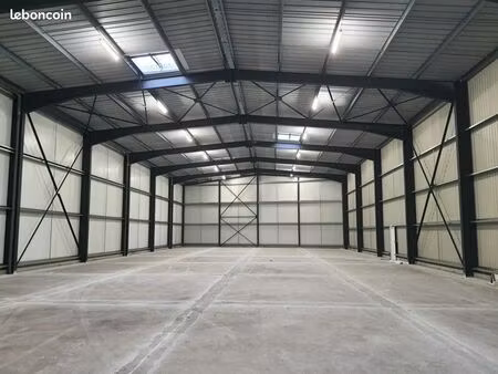 garage/dépôt/box 70m² clôturé et caméra