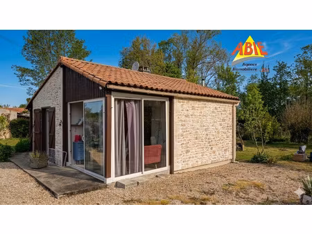 jolie petite maison avec véranda sur arcais marais poitevi