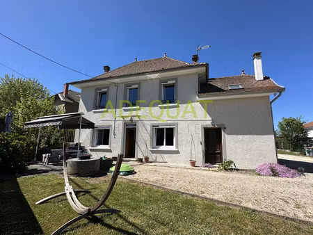 charmante maison 130m2 plein centre village sur terrain 916m