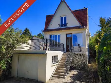 maison individuelle avec sous-sol et jardin